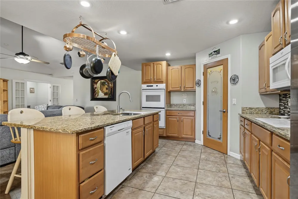 22808 STATE ROAD 19 Howey In The Hills, FL 34737