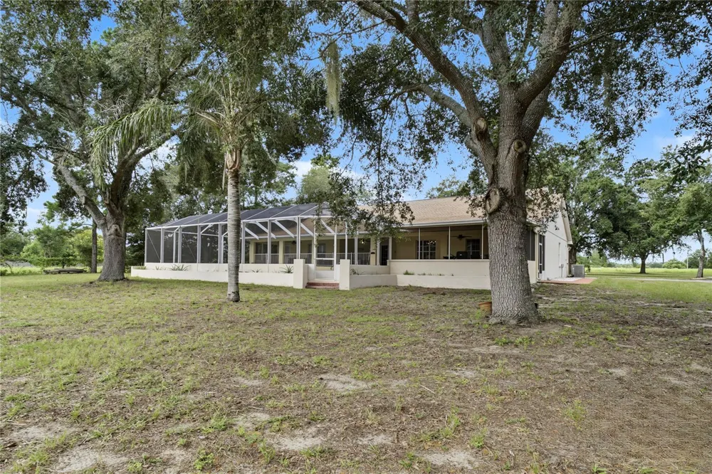 22808 STATE ROAD 19 Howey In The Hills, FL 34737