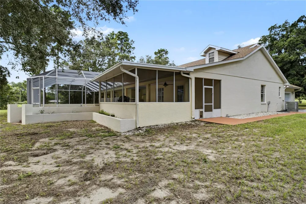 22808 STATE ROAD 19 Howey In The Hills, FL 34737