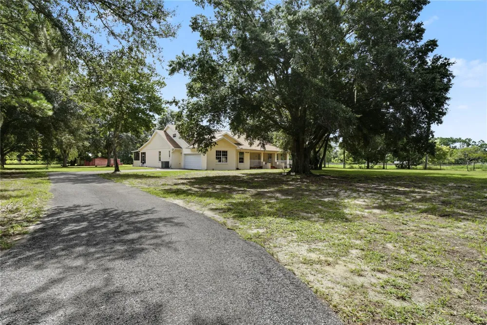 22808 STATE ROAD 19 Howey In The Hills, FL 34737