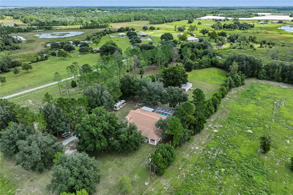 22808 STATE ROAD 19 Howey In The Hills, FL 34737