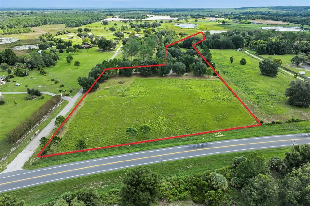 22808 STATE ROAD 19 Howey In The Hills, FL 34737