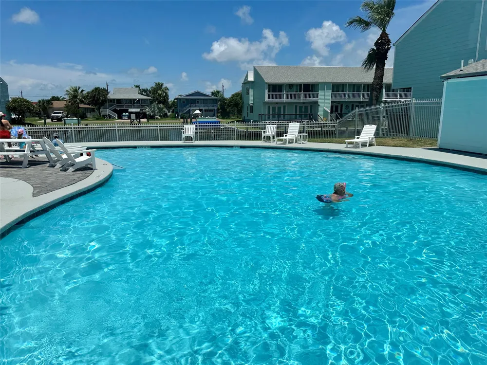 611 Lauderdale Drive Rockport, TX 78382