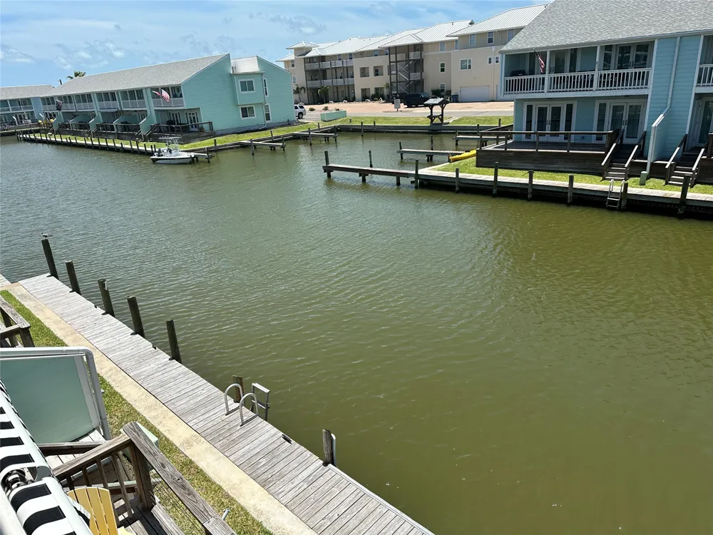611 Lauderdale Drive Rockport, TX 78382