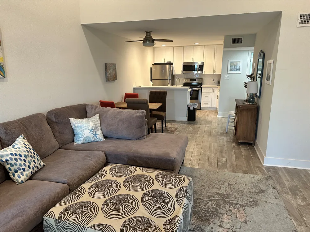 611 Lauderdale Drive Rockport, TX 78382