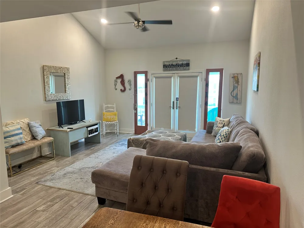611 Lauderdale Drive Rockport, TX 78382