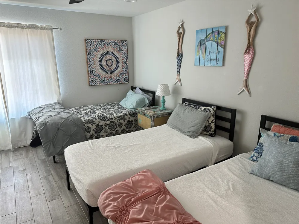 611 Lauderdale Drive Rockport, TX 78382