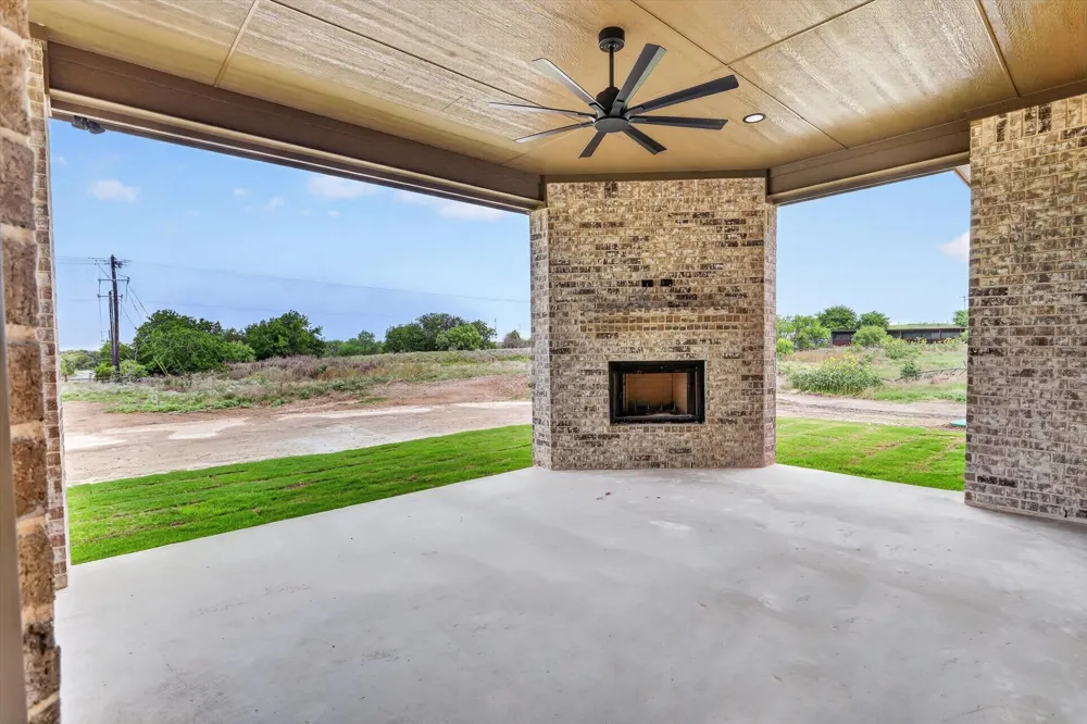 471 Red Bird Drive Springtown, TX 76082