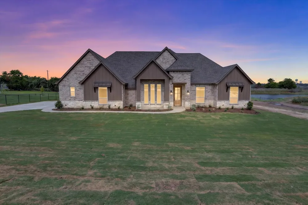 471 Red Bird Drive Springtown, TX 76082