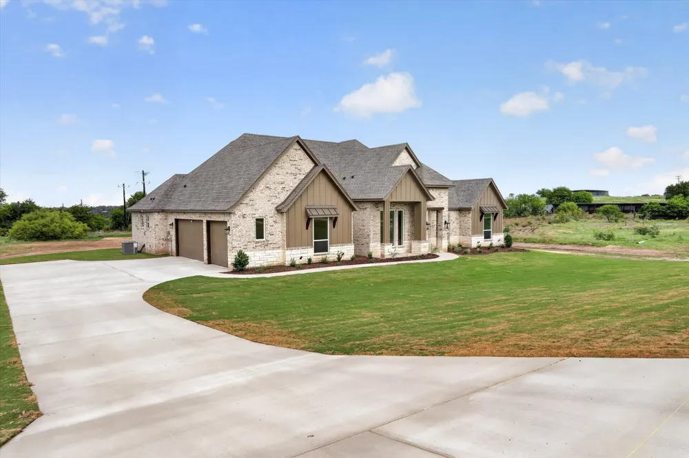 471 Red Bird Drive Springtown, TX 76082