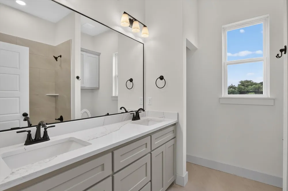 471 Red Bird Drive Springtown, TX 76082