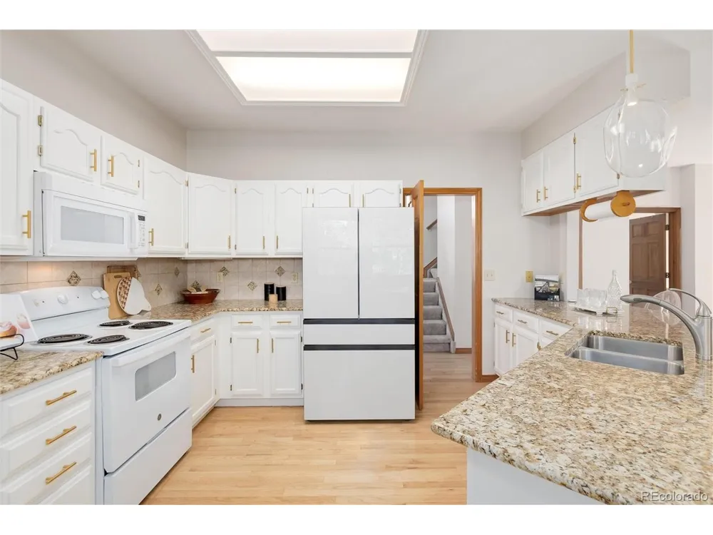 9455 Autumn Ash Place Highlands Ranch, CO 80126