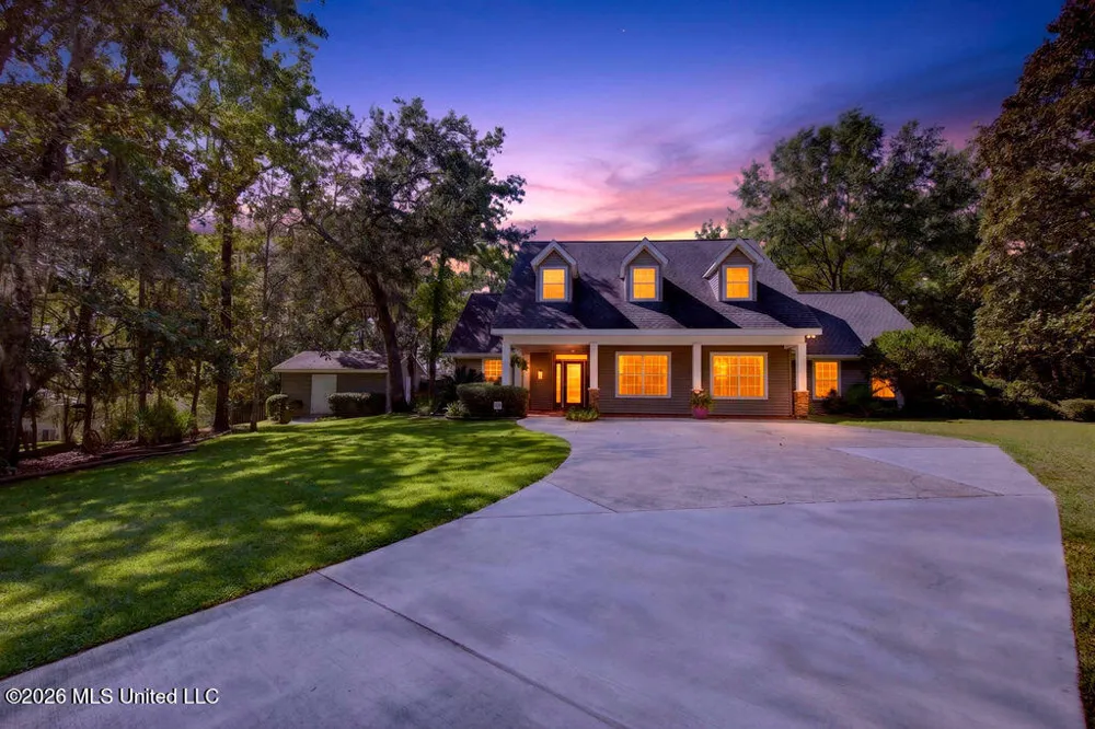 2005 Lauban Lane Gautier, MS 39553