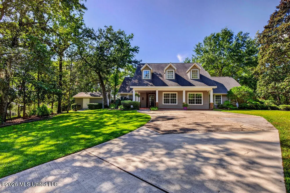 2005 Lauban Lane Gautier, MS 39553