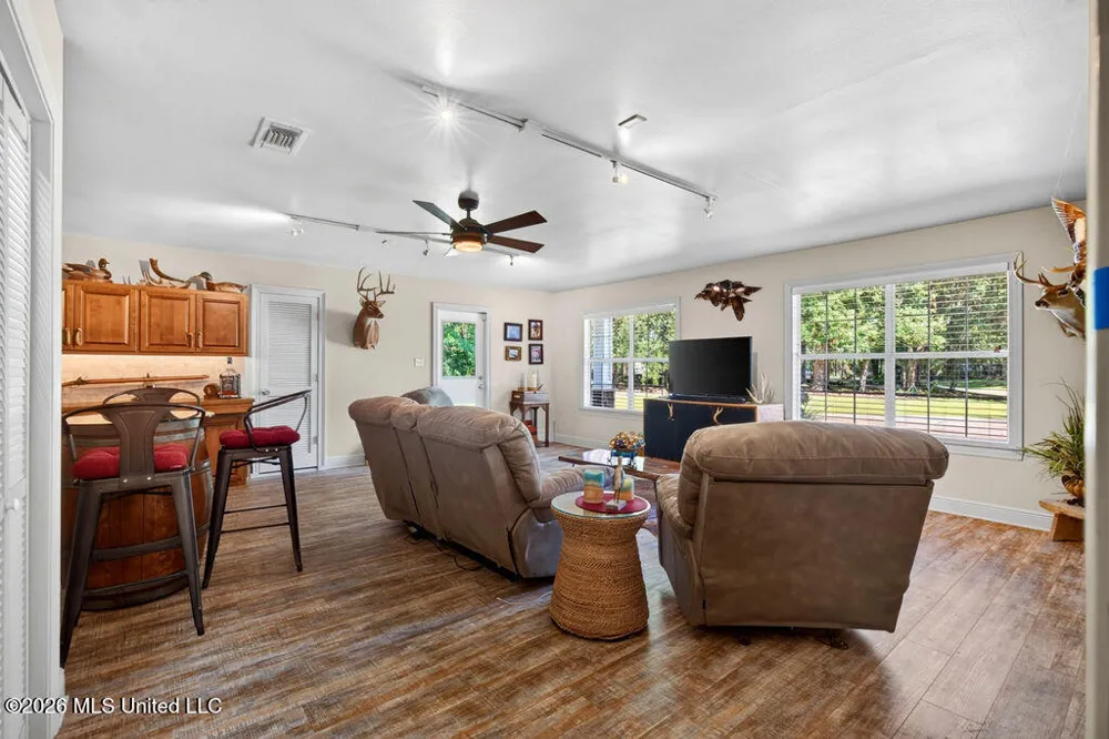 2005 Lauban Lane Gautier, MS 39553