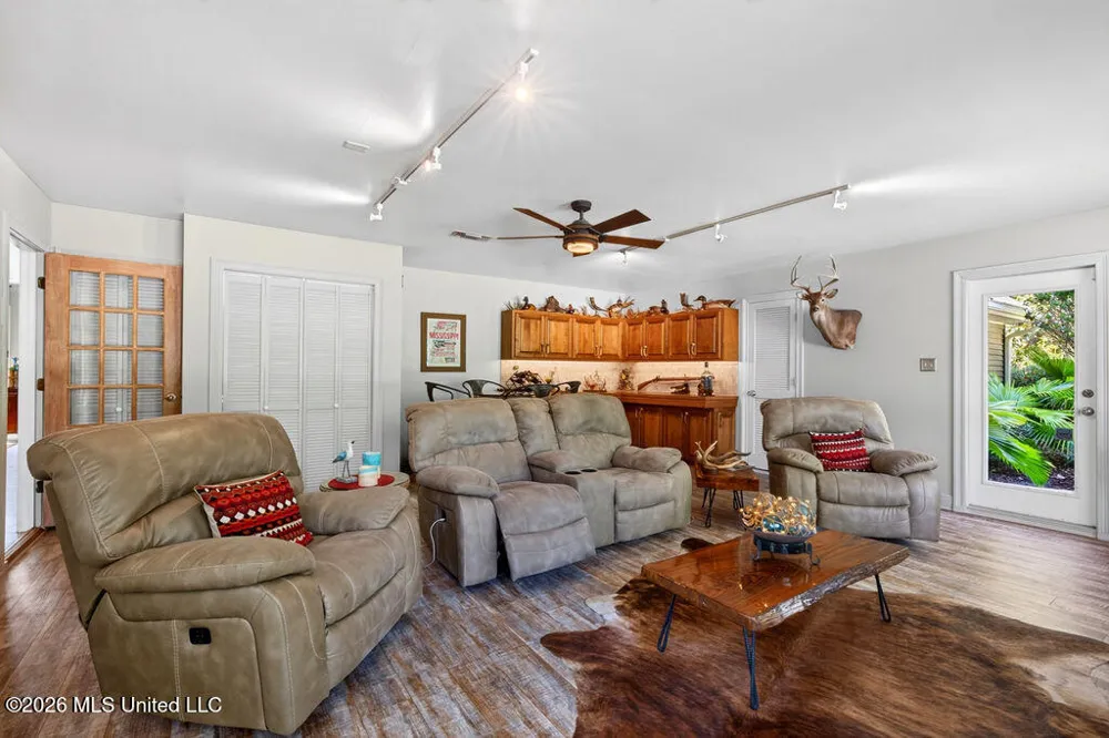 2005 Lauban Lane Gautier, MS 39553