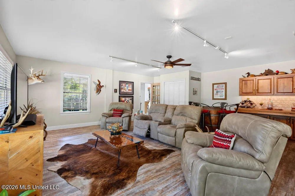 2005 Lauban Lane Gautier, MS 39553