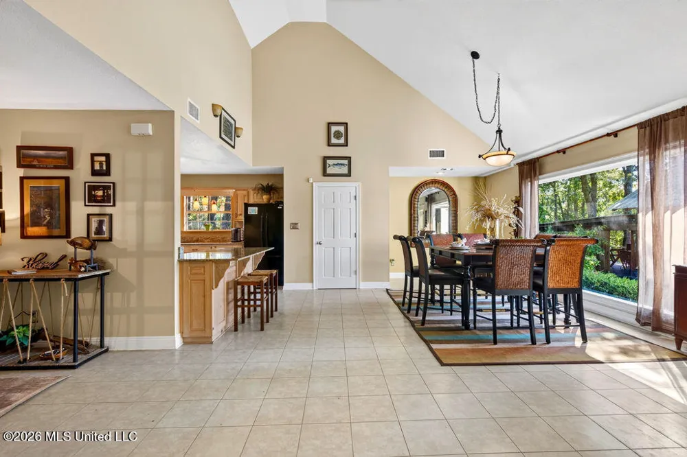 2005 Lauban Lane Gautier, MS 39553