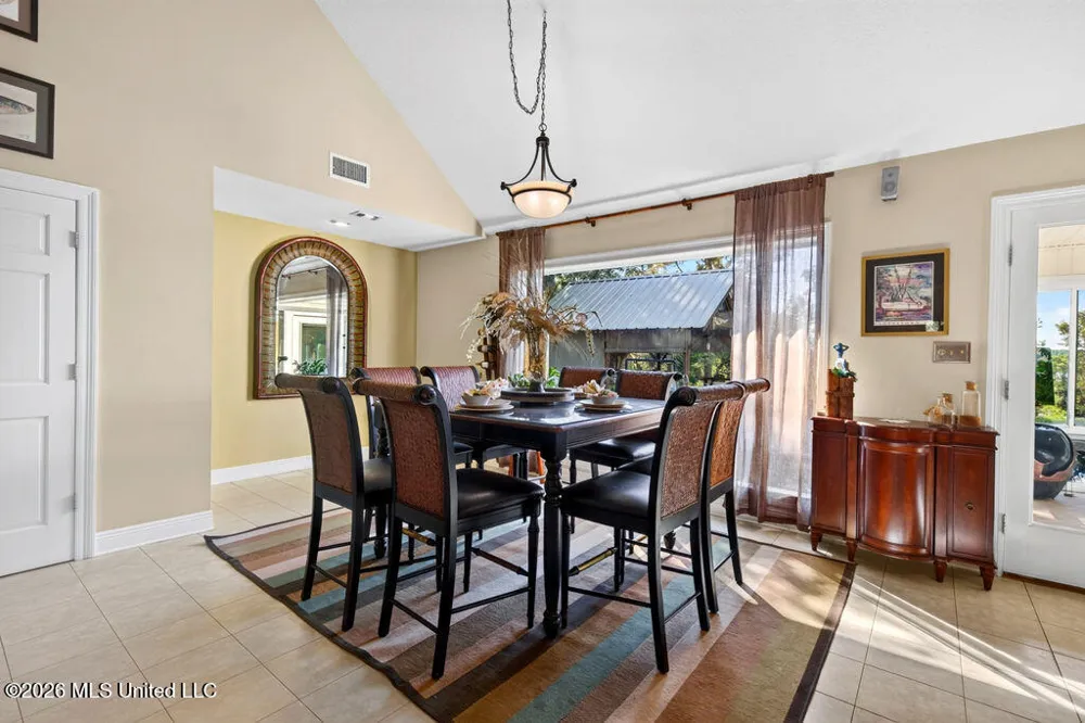 2005 Lauban Lane Gautier, MS 39553