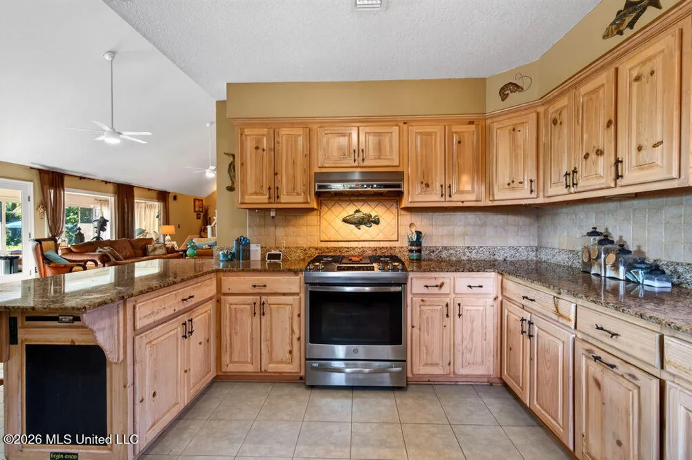 2005 Lauban Lane Gautier, MS 39553