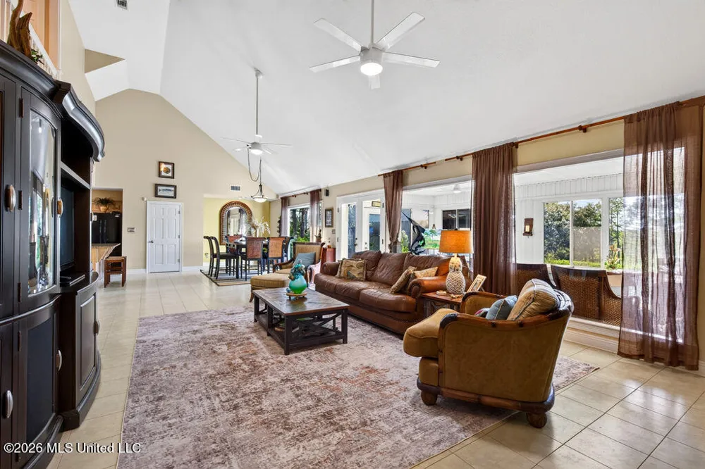 2005 Lauban Lane Gautier, MS 39553