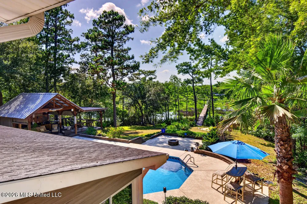 2005 Lauban Lane Gautier, MS 39553