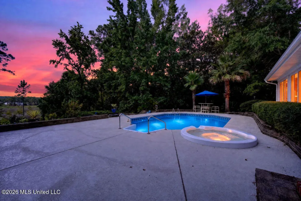 2005 Lauban Lane Gautier, MS 39553