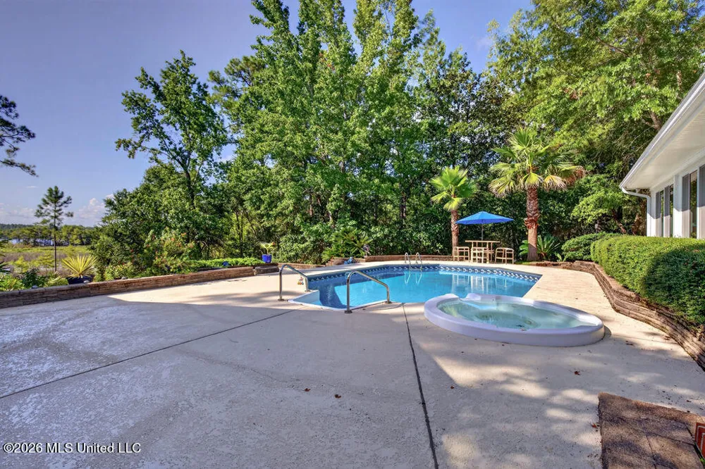 2005 Lauban Lane Gautier, MS 39553
