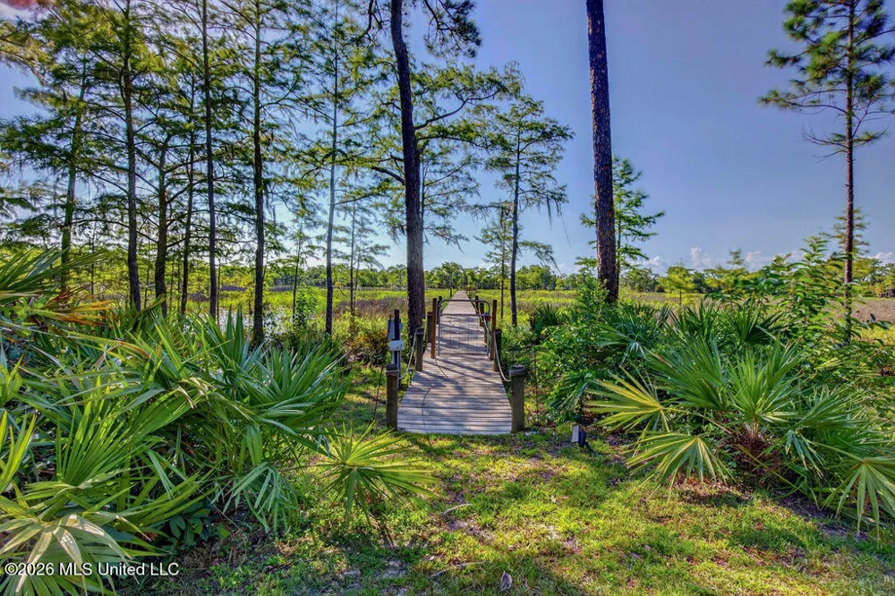 2005 Lauban Lane Gautier, MS 39553