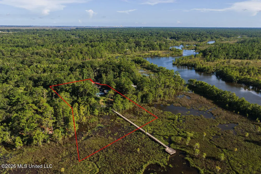 2005 Lauban Lane Gautier, MS 39553