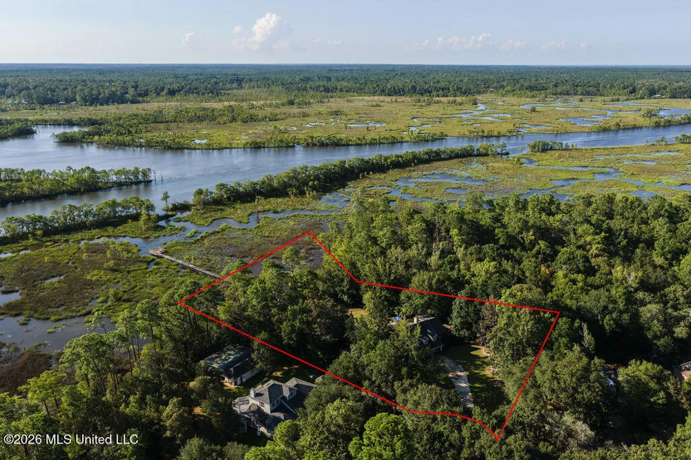 2005 Lauban Lane Gautier, MS 39553