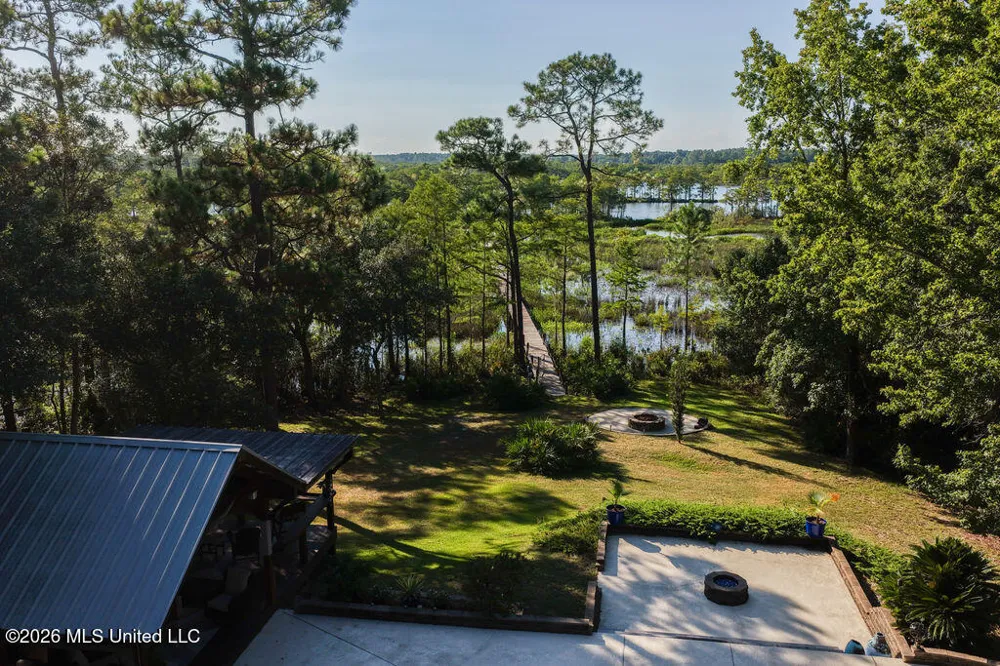 2005 Lauban Lane Gautier, MS 39553