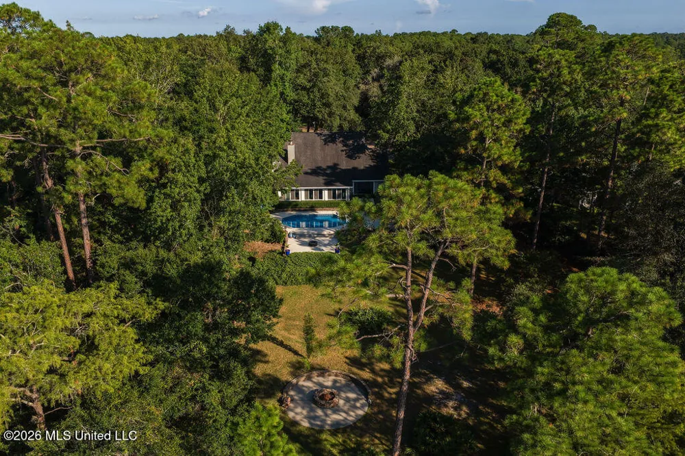 2005 Lauban Lane Gautier, MS 39553