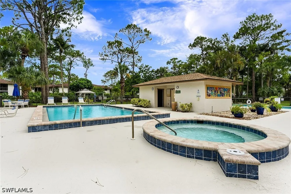 Courtyard Way #D-103 Naples, FL 34112