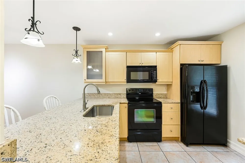 Courtyard Way #D-103 Naples, FL 34112