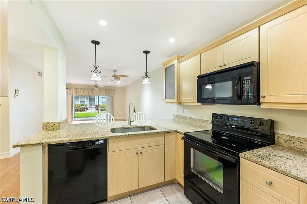 Courtyard Way #D-103 Naples, FL 34112