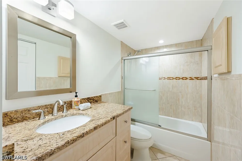 Courtyard Way #D-103 Naples, FL 34112