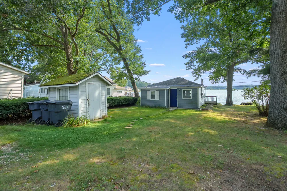 1078 Eagle Lake Drive Kalamazoo, MI 49009