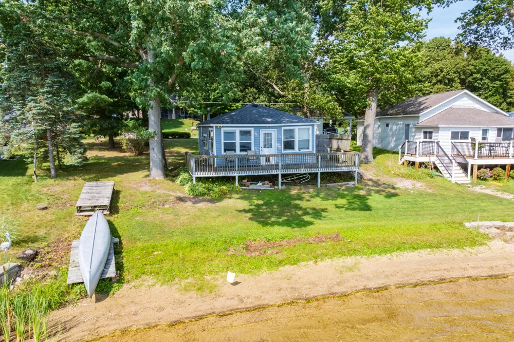 1078 Eagle Lake Drive Kalamazoo, MI 49009