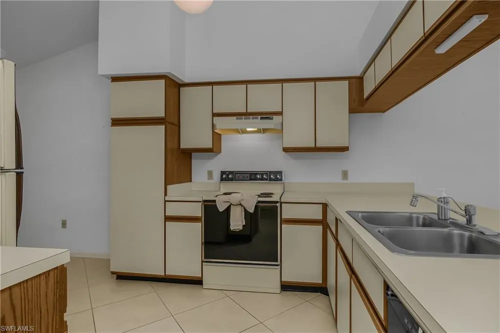 460 Fox Haven Drive #1302 Naples, FL 34104