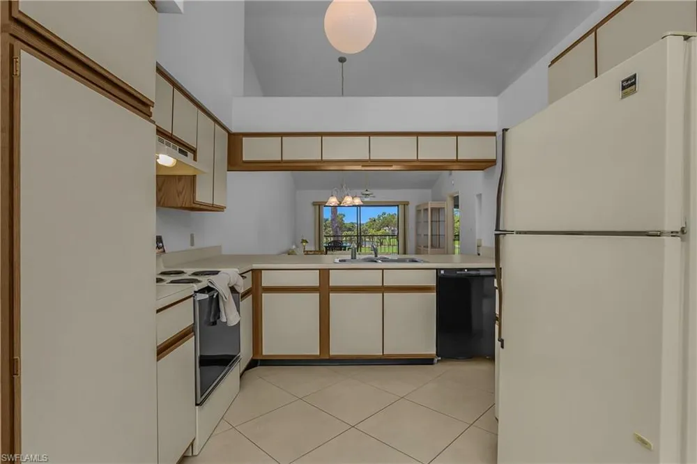 460 Fox Haven Drive #1302 Naples, FL 34104