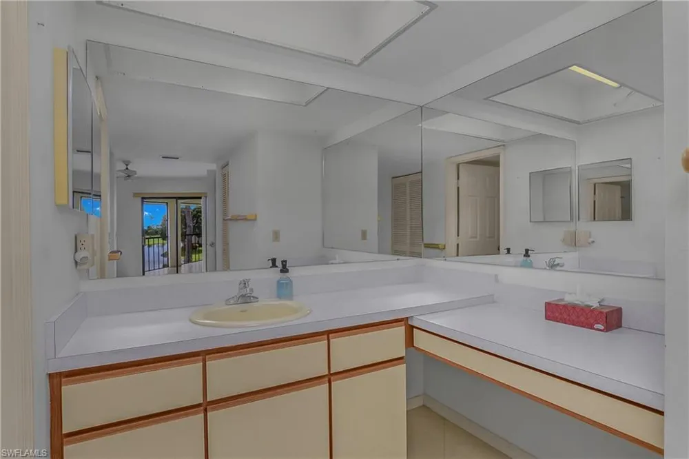 460 Fox Haven Drive #1302 Naples, FL 34104