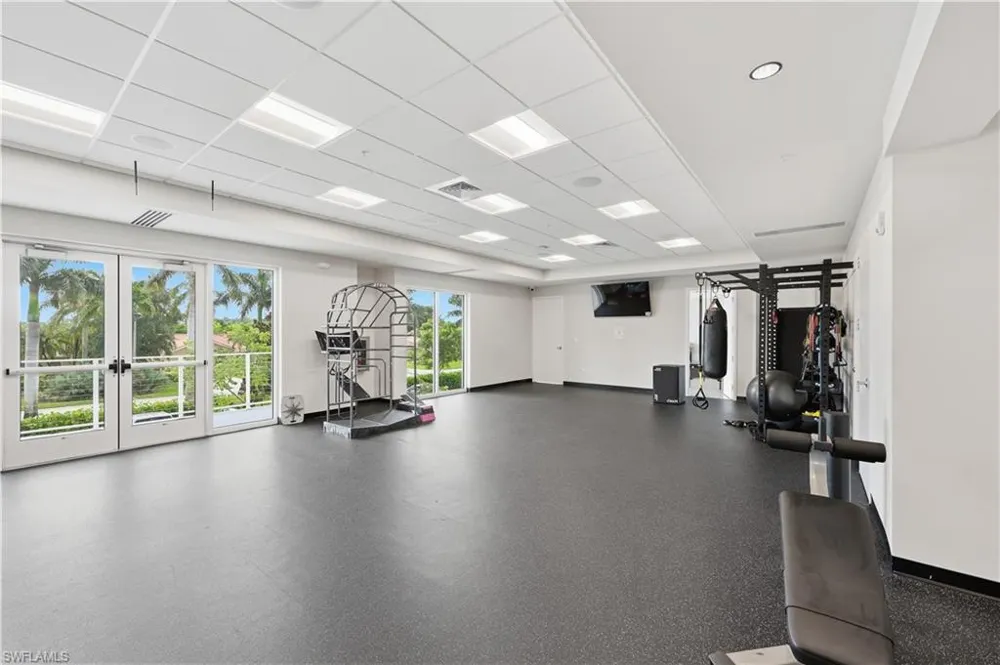 460 Fox Haven Drive #1302 Naples, FL 34104