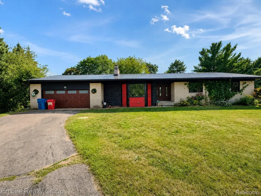 1486 Russ Roy Court White Lake Charter Township, MI 48383