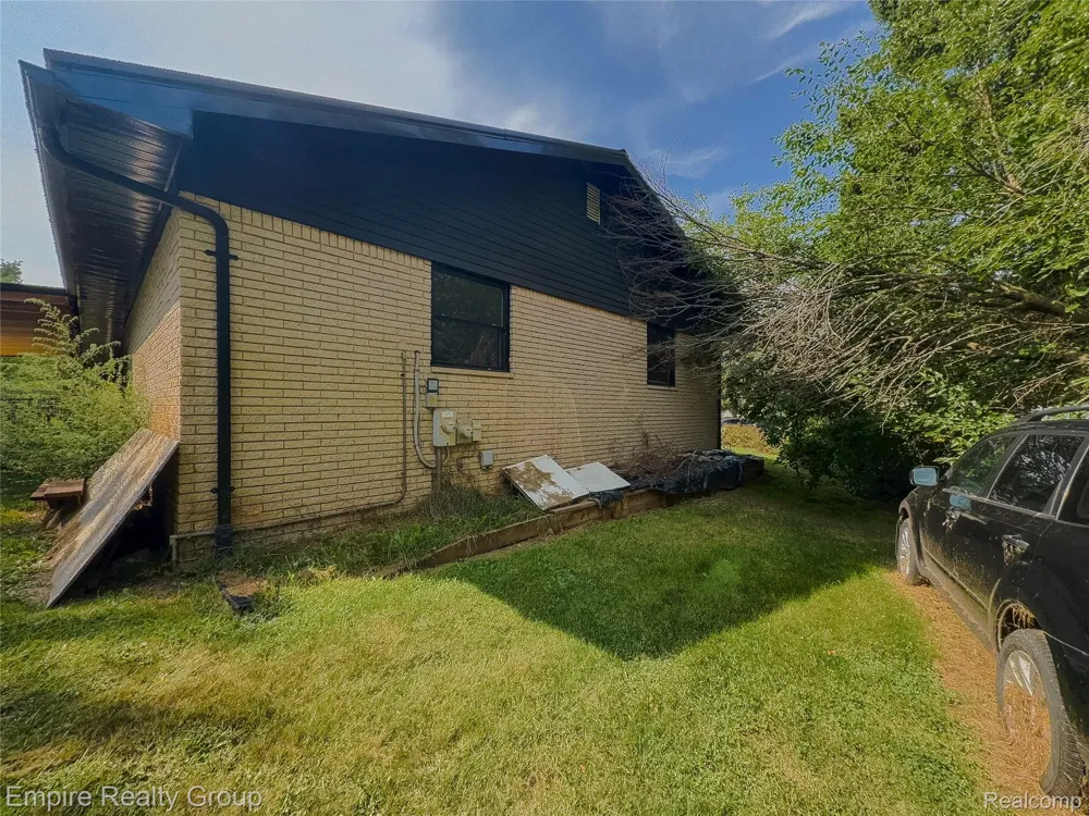 1486 Russ Roy Court White Lake Charter Township, MI 48383