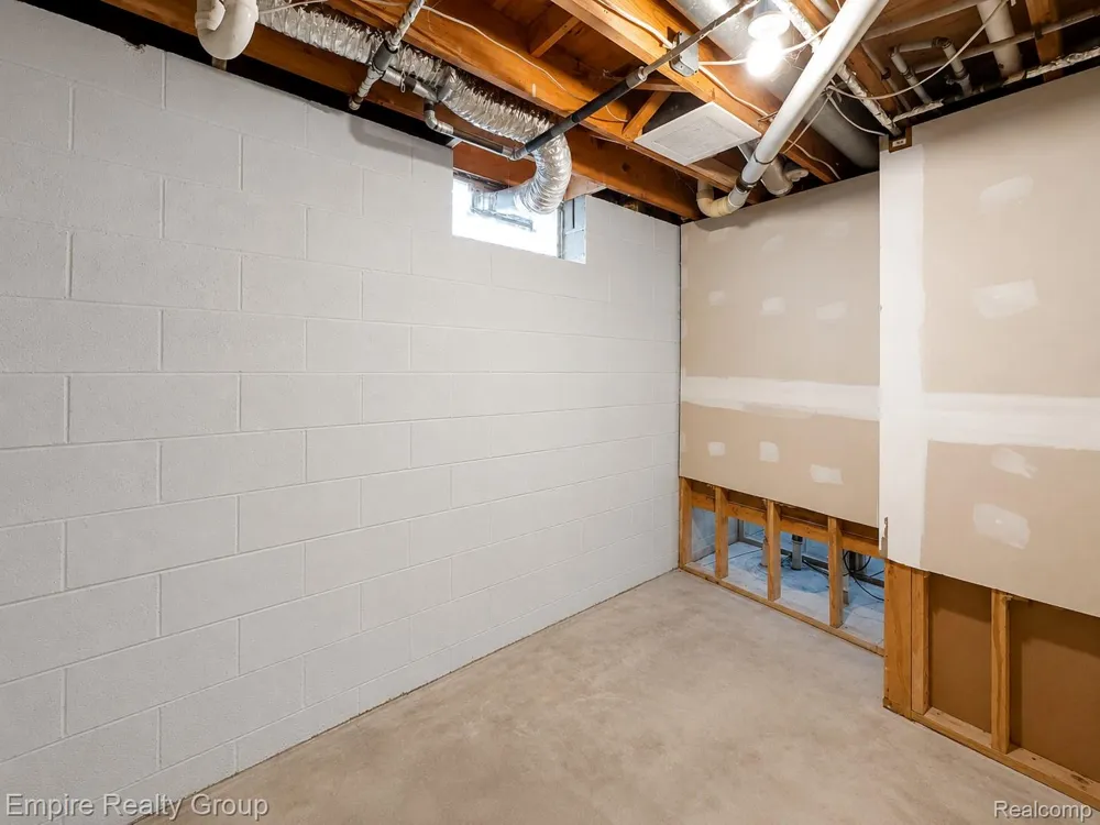 1486 Russ Roy Court White Lake Charter Township, MI 48383