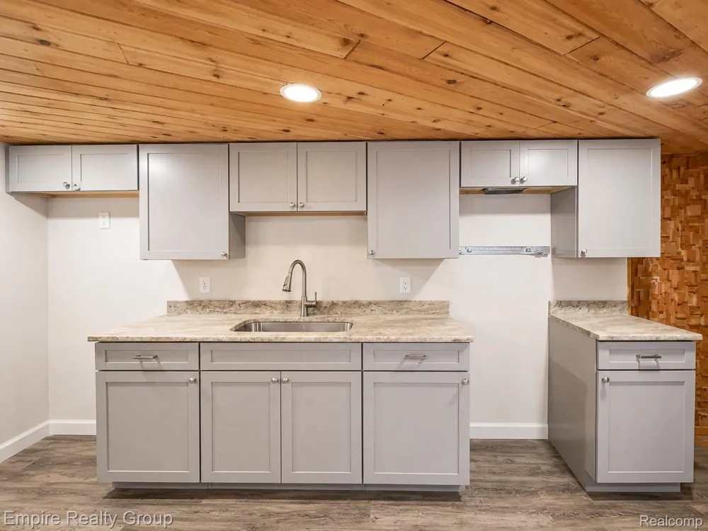 1486 Russ Roy Court White Lake Charter Township, MI 48383