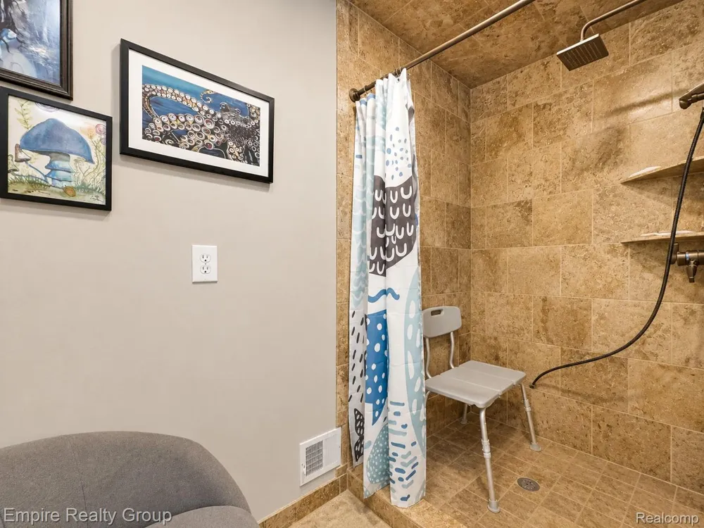 1486 Russ Roy Court White Lake Charter Township, MI 48383