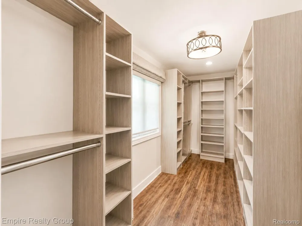 1486 Russ Roy Court White Lake Charter Township, MI 48383