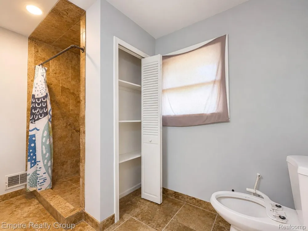 1486 Russ Roy Court White Lake Charter Township, MI 48383